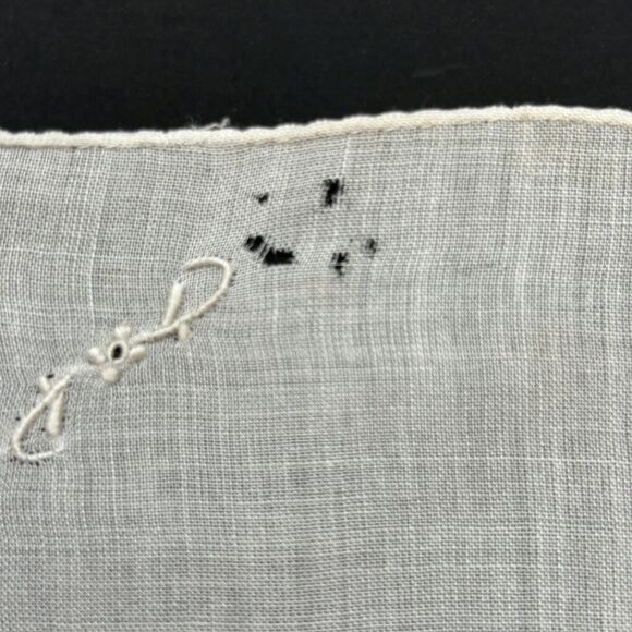 Embroidered Floral Wedding Bride Handkerchief Linen Cottage Core Granny Vtg READ - Picture 2 of 4